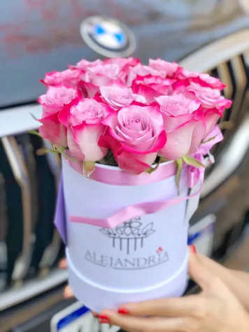 FlowerBox "Lovely" Pink Roses