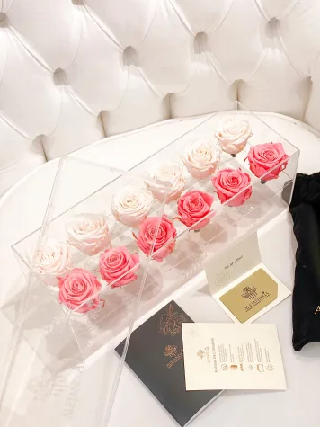 12 Rosas Preservadas en Caja Acrílica