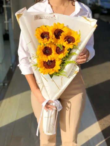 Ramo en papel de "6 Girasoles"