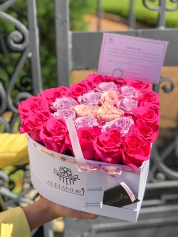 HeartBox "L`Amour" Pink Roses