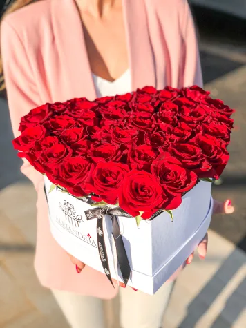 HeartBox "Bourbon" Red Roses
