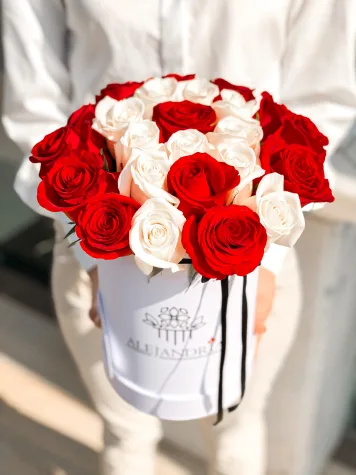 FlowerBox "24 Red Roses"