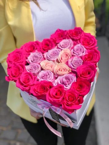 HeartBox "L`Amour" Pink Roses