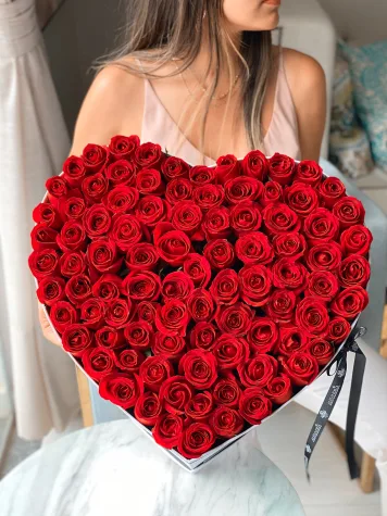 HeartBox "Picasso" Red Roses