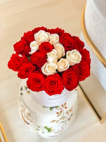 FlowerBox "24 Red Roses"