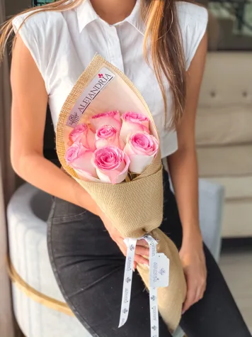Ramo formato "Bouquet" 7 Pink Roses