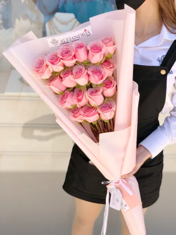 Ramo en papel "18 Pink Roses"
